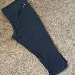 🥰Nike Athletic Capri🥰
